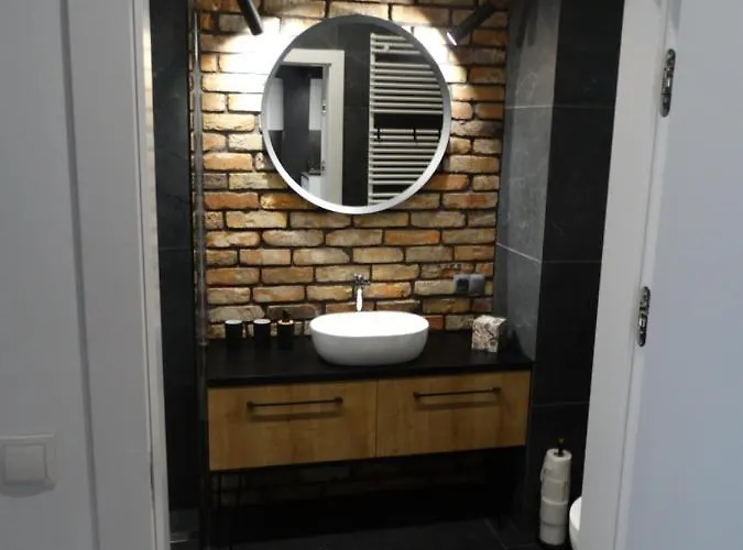 Black&white Bis - Male Garbary 8 Poznan