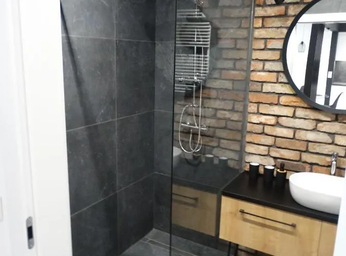 Black&white Bis - Male Garbary 8 * Poznan