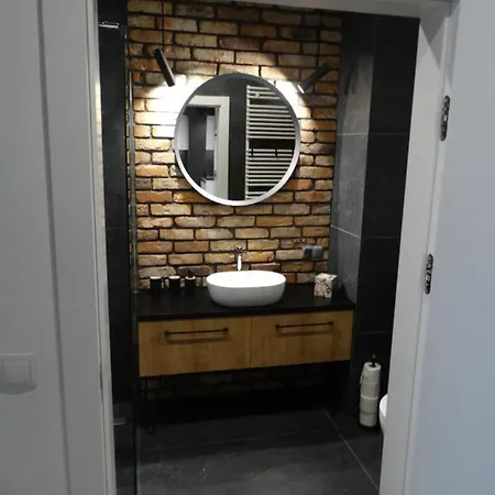 Black&white Bis - Male Garbary 8 Poznan