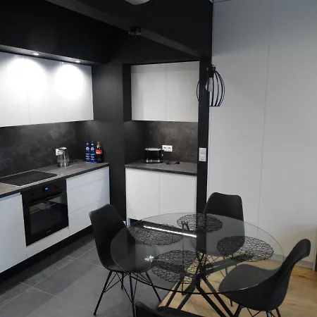 Black&white Bis - Male Garbary 8 * Poznan